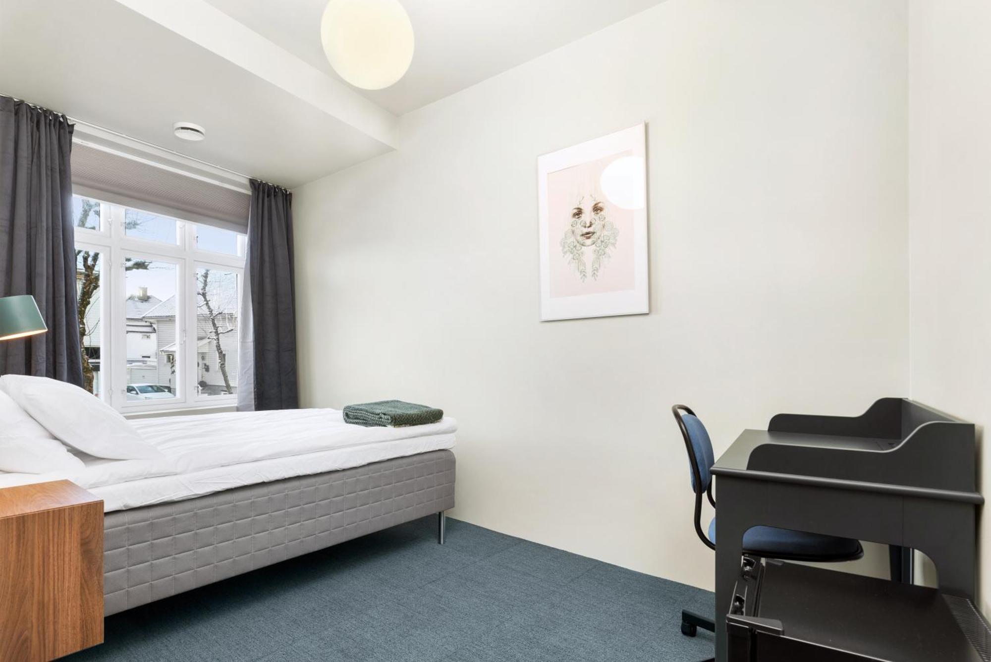 Central Guest House - Bedroom With Private Bathroom Stavanger Oda fotoğraf